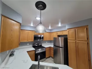 Photo #3: 2502393 Listing 