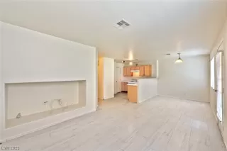 Photo #2: 2502397 Listing 