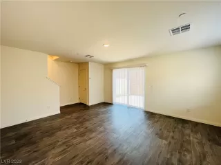 Photo #2: 2502427 Listing 