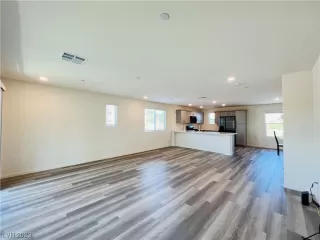 Photo #4: 2502427 Listing 