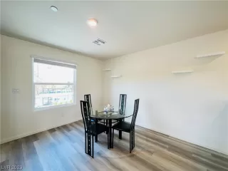 Photo #5: 2502427 Listing 