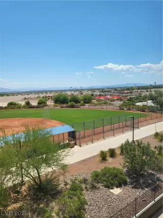 Photo #5: 2502429 Listing 