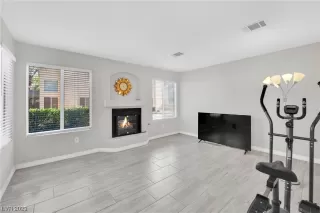 Photo #2: 2502450 Listing