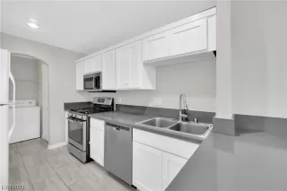 Photo #6: 2502450 Listing