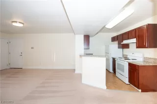 Photo #4: 2502499 Listing 