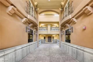 Photo #2: 2502500 Listing