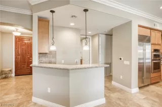 Photo #6: 2502500 Listing