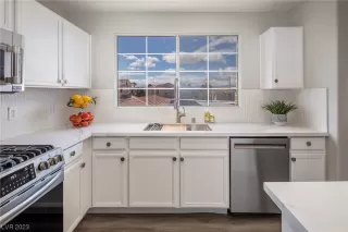 Photo #4: 2502506 Listing