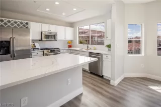 Photo #6: 2502506 Listing