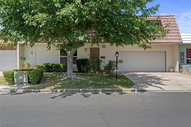 MLS: 2502528 Condo For Sale