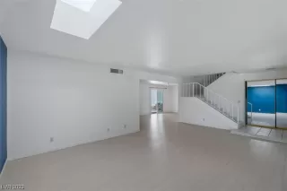 Photo #5: 2502528 Listing