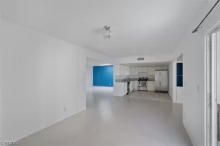 Photo #6: 2502528 Listing