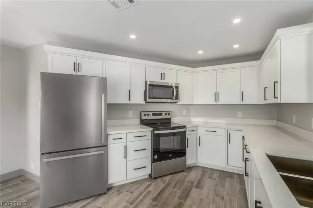 MLS: 2502539 Condo For Sale