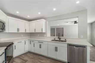 Photo #2: 2502539 Listing