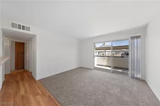 Photo #6: 2502548 Listing