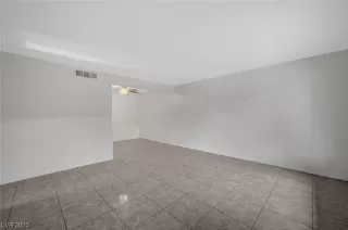 Photo #4: 2502573 Listing