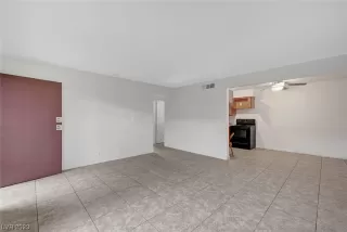 Photo #5: 2502573 Listing