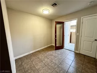 Photo #3: 2502576 Listing