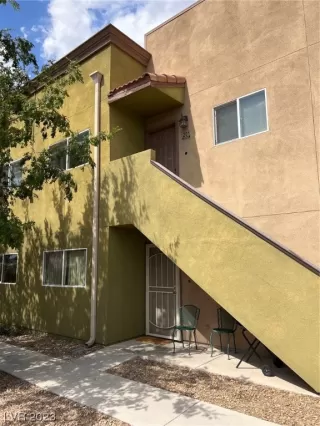 Photo #2: 2502583 Listing 