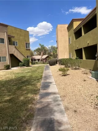 Photo #3: 2502583 Listing 