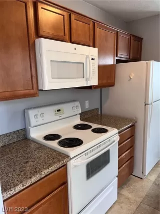 Photo #4: 2502583 Listing 