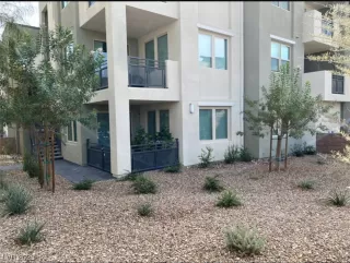 Photo #2: 2502588 Listing