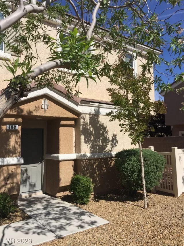 MLS: 2502592 Condo For Sale