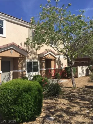 Photo #1: 2502592 Listing 