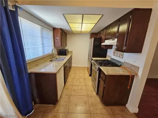 Photo #1: 2502593 Listing