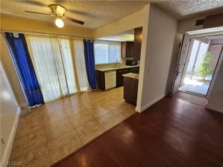 Photo #2: 2502593 Listing
