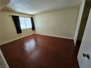 Photo #3: 2502593 Listing