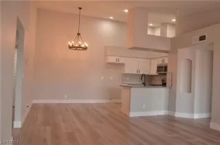 Photo #1: 2502594 Listing