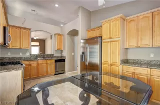 Photo #3: 2502596 Listing