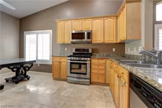 Photo #4: 2502596 Listing