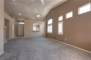 Photo #6: 2502596 Listing