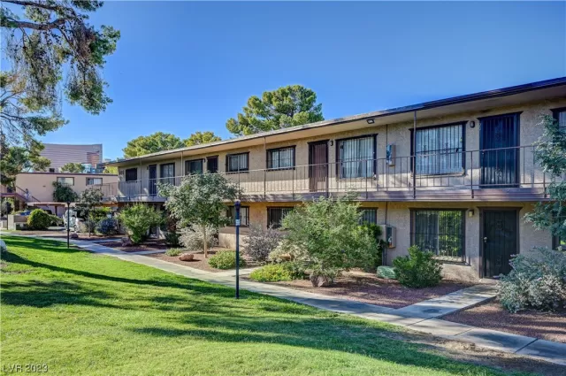 MLS: 2502624 Condo For Sale