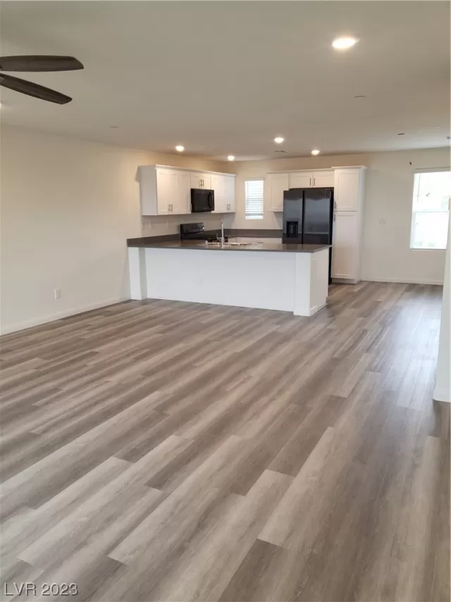 MLS: 2502626 Condo For Sale