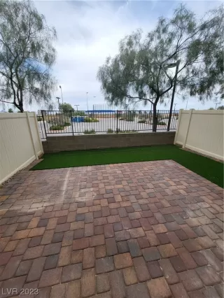 Photo #3: 2502626 Listing 