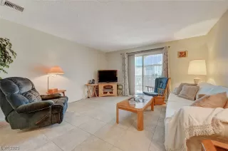 Photo #5: 2502629 Listing 