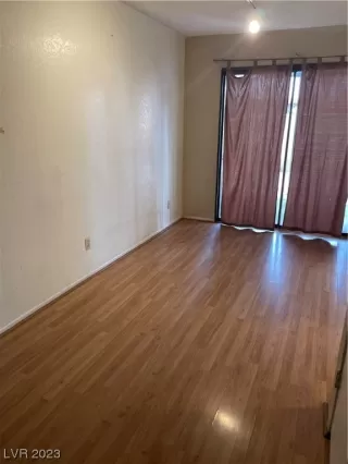 Photo #1: 2502630 Listing