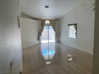 Photo #3: 2502648 Listing 