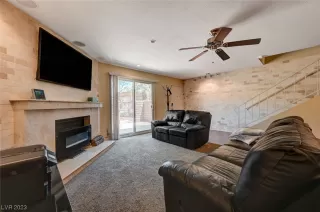 Photo #2: 2502685 Listing