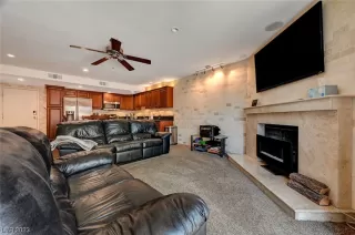 Photo #6: 2502685 Listing