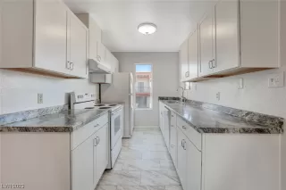 Photo #3: 2502691 Listing