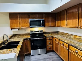 Photo #1: 2502693 Listing 