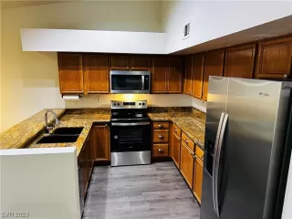 Photo #2: 2502693 Listing 