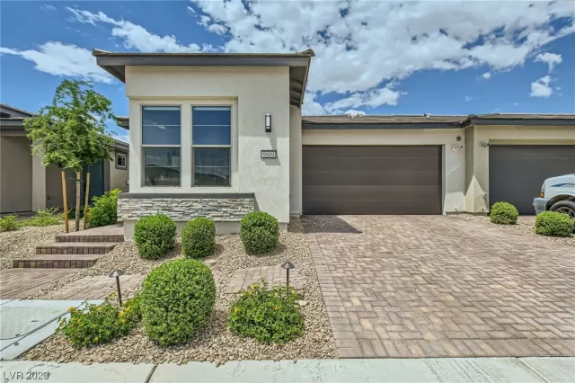 MLS: 2502697 Condo For Sale