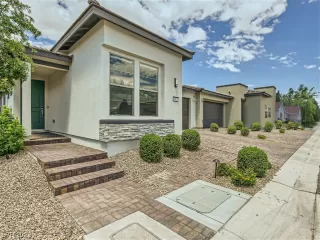 Photo #1: 2502697 Listing