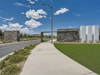 Photo #2: 2502697 Listing