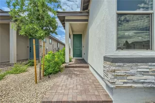 Photo #3: 2502697 Listing